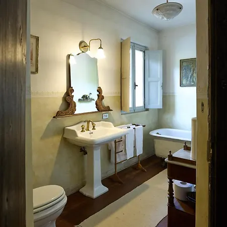 Antica Cascina Del Medico Guest house